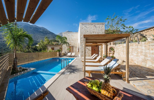 Casa Belvedere Villa with Private Pool and Heated Jacuzzi