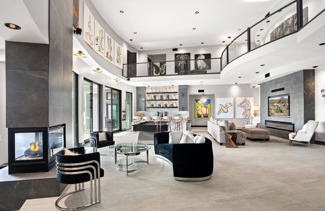 Casa Desnuda 7 BR 8 King Beds