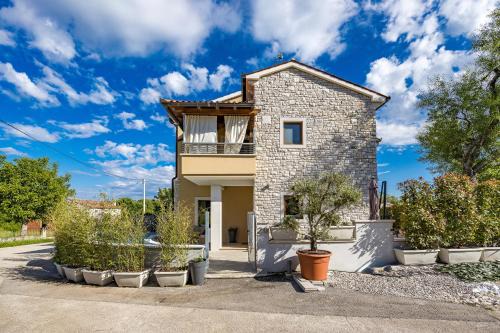 Casa Dika Pool & Lounge - Happy Rentals