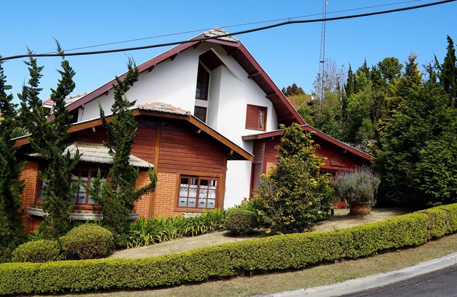 Casa em Condominio, Recanto do Jordao, Ofuro, Quadra de Tenis, Lareira, mt Verde