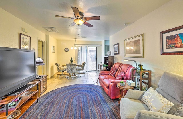 Casa Grande Getaway w/Access to Golf Course!