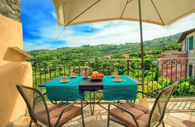 Casa in Tipico Borgo Ligure con Terrazza Panoramica
