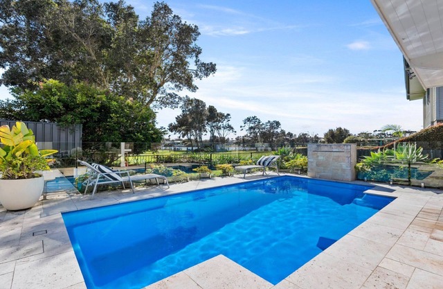 CASA LAGUNA - LAKEFRONT RETREAT