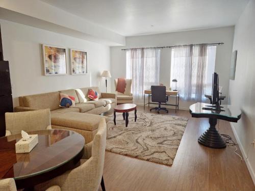 Casa luna Spacious Homes steps to downtown LosAngeles
