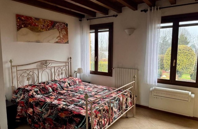 Casa Lupo - Complete apartment with 4 beds and private parking.