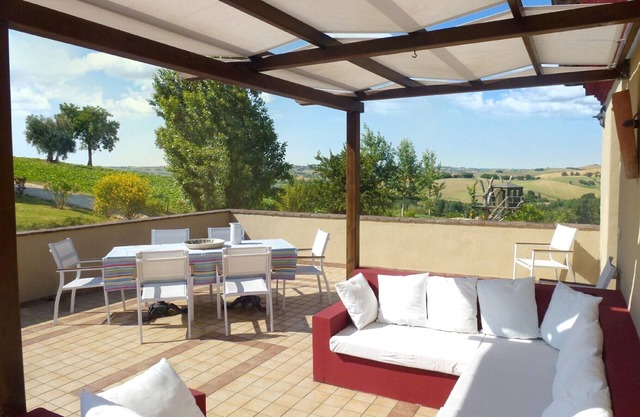 Casa-Montale 1/5Terrazza, typical country house, gr. Pool, secluded location, panoramic views