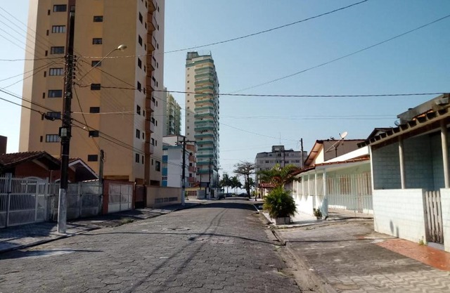 Casa para temporada na Praia Grande aprox 100 mts da praia