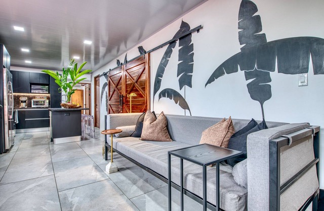 CASA RAZAS - Beautiful Balcony Retreat for Six