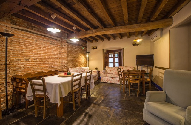 Casa Rural del Corral y Apartamentos for 10 people