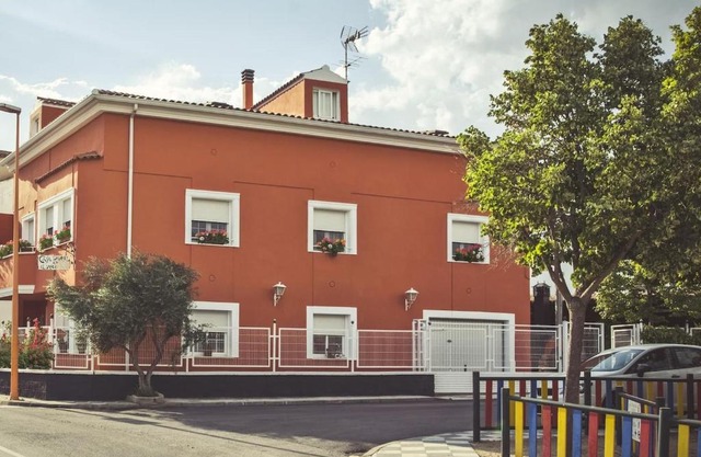 CASA RURAL EL SAUCE. A 2,5 KM DE CUENCA CAPITAL