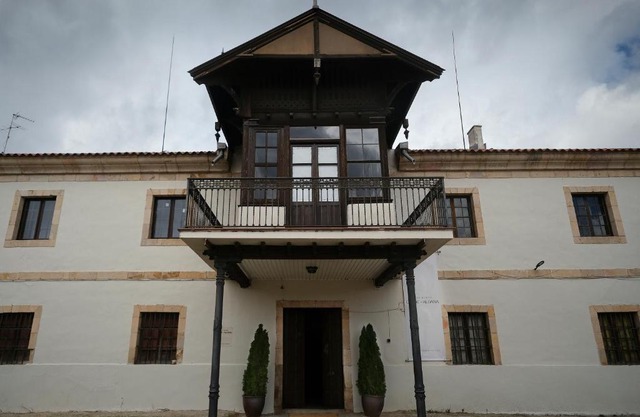 CASA RURAL PALACIO CONDE DE ALDANA con piscina entre encinares y dehesas