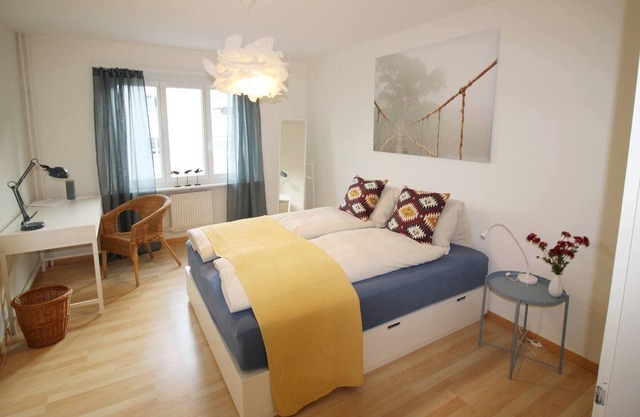 Casa Schilling: 2.5 rooms with balcony near hospital, university