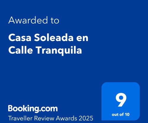 Casa Soleada en Calle Tranquila