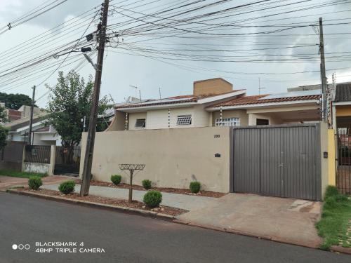 Casa Térrea 3 quartos, sendo 1 suíte Maringá