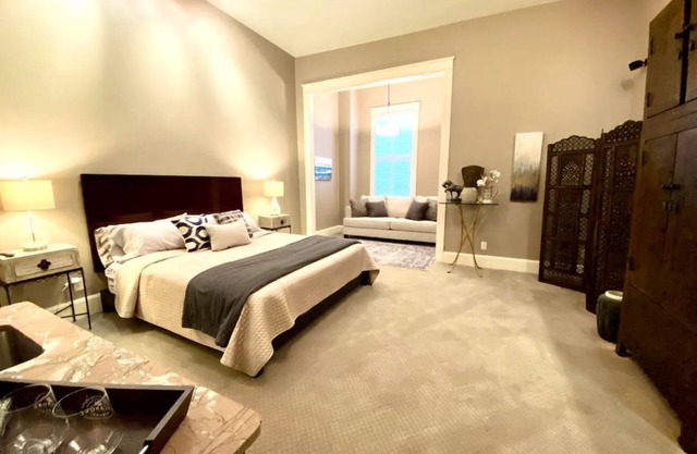 Casa Urbana's - The Ohio Bedroom