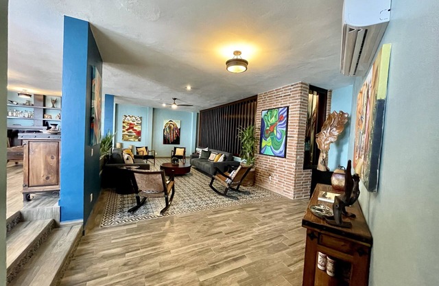 Casa Vista Azul- Perfect location! Stunning ocean views, near Olas Altas/Centro