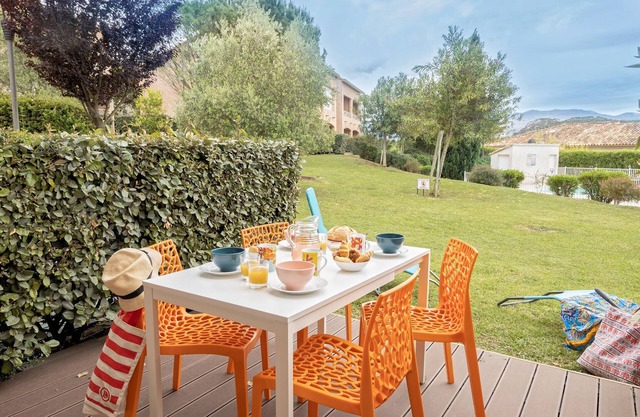 Casarella Massari nice apartment in a residence with shared pool