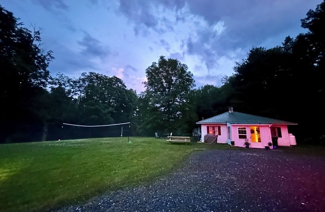 Cassio’s Cottage - A private, cozy little place under PoCo’s dark skies