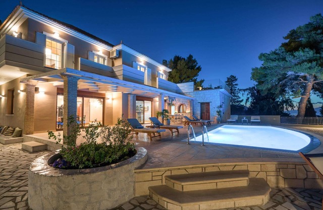 Castelli - Four Bedroom Villa, Sleeps 8
