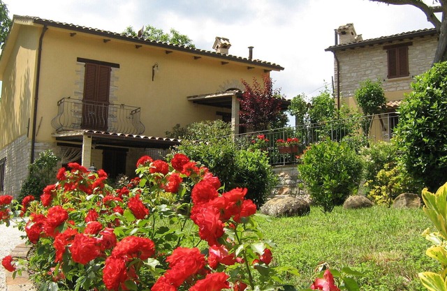 CASTELLONESTO-LILLA (2p) app. with swimming pool