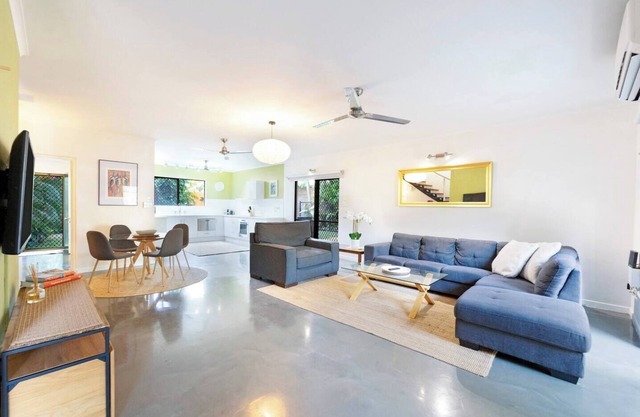 Casuarina Cove Foreshore Tropical Escape near CBD
