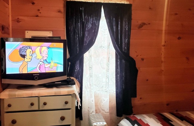 Catskill Bungalow - Tiny House Vacation for couples, Windham & Hunter NY, skiing