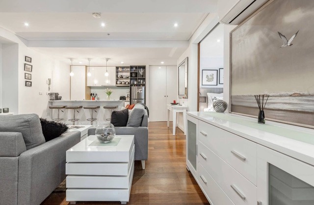 CBD Boutique Gem where Luxury and History Meet