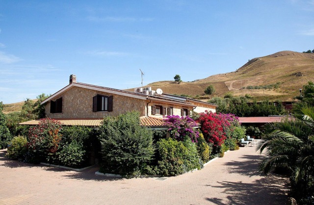 Central holiday home with pool