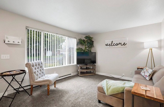 Central Location, Cozy Furnished Apartment #4.