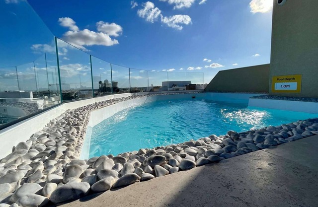 ★ Central LUX Apartment ★ w/POOL & 10m² terrace ➞