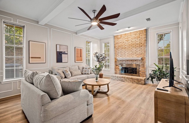 Central Updated 4 beds 3 baths