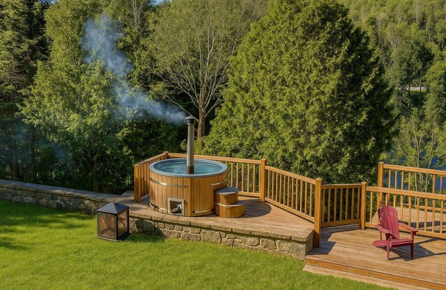 Château Saint-Émile, Heritage Lakefront & Hot Tub