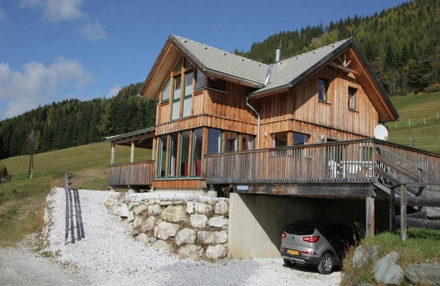 Chalet Hohentauern by Ski Lift