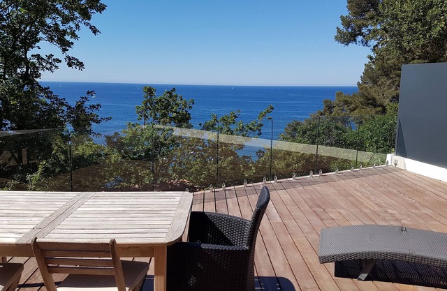 Chalet "LITTLE PARADISE" SEA VIEW 1st row - large terrace - ground floor