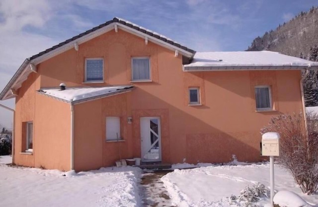 Chalet quiet location near gerardmer 2/12 people swimming pool jacuzzi 6 places