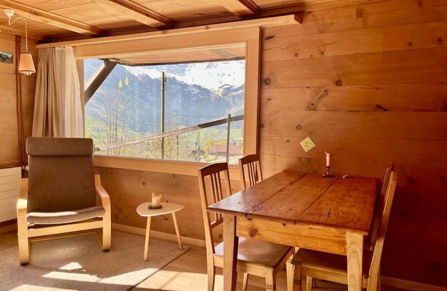 Chalet Sonnenheim, Wohnung mit Panoramafenster