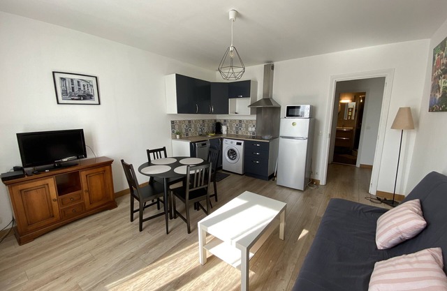 Chaleureux Appartement T2 à Proximité de Paris, Orly et Rungis