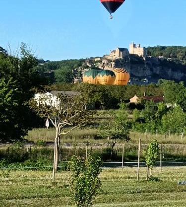 Chambres d'hôtes BELLE-VUE -Vue sur château