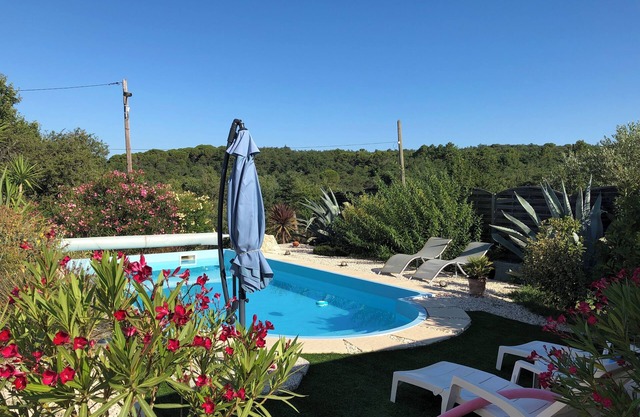 Charmant Studio Avec Terrasse et Piscine à 1/4 h d' Uzès - Climatisé