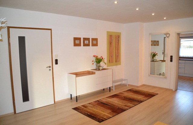 Charmante Ferienwohnung mit Zwei Schlafzimmern und Wintergarten