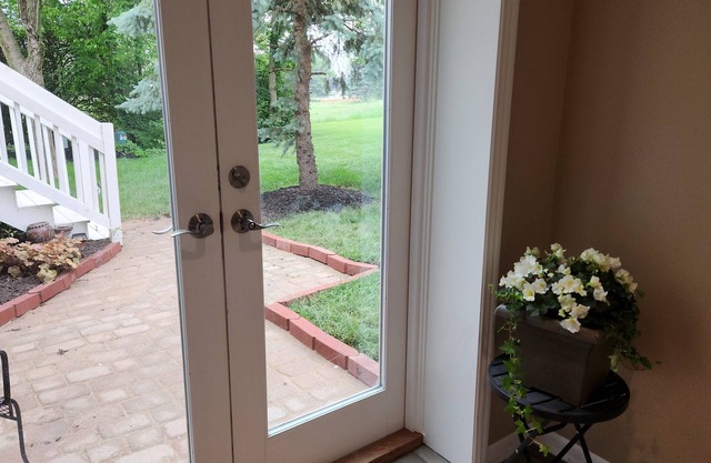 Charming 1-bedroom 2 baths in lovely Powell with a private entrance