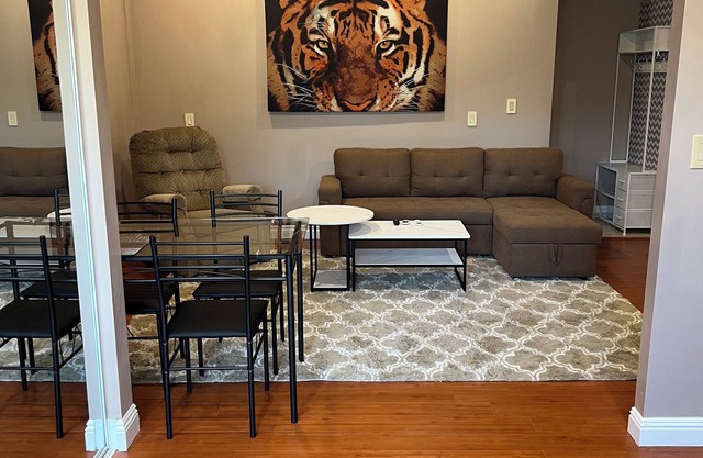 Charming 1-bedroom apartment with AC, WiFi in brilliant Calabasas