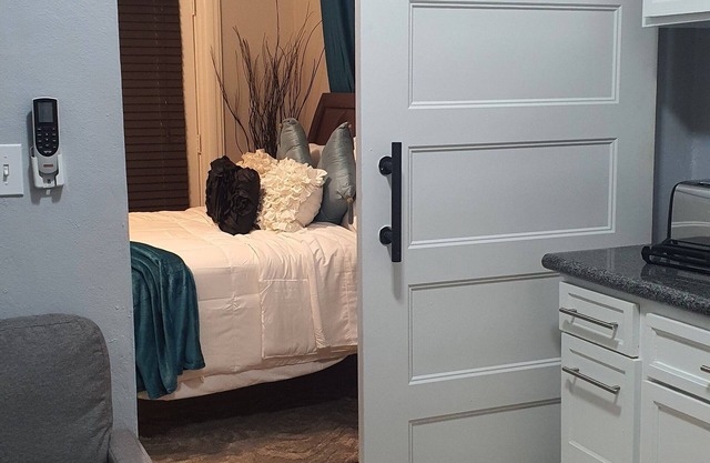 Charming 1-bedroom apartment in beautiful Nassau with WiFi, AC