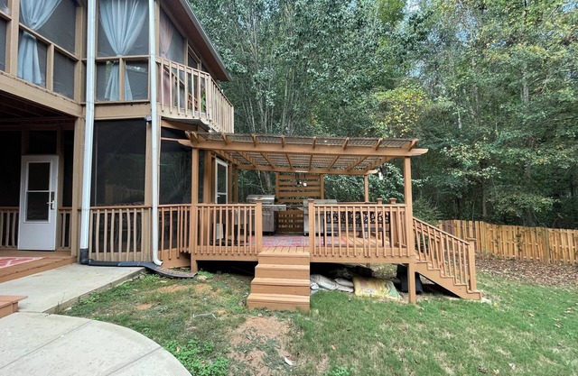 Charming 2-bedroom apartment with AC, WiFi in quiet suburbs of Ellenwood.