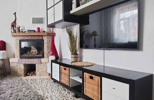 Charming 2-bedroom apartment in beautiful Victoria with WiFi
