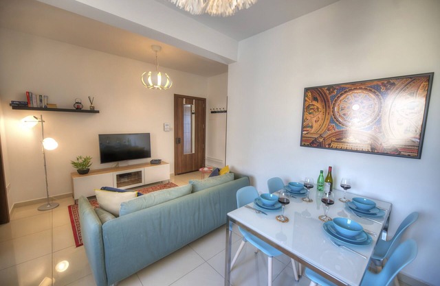 Charming 2 bedroom apartment with balcony ETUS1-1
