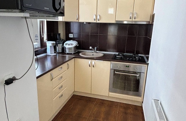 Charming 2-bedroom apartment with AC, WiFi in superb Arad