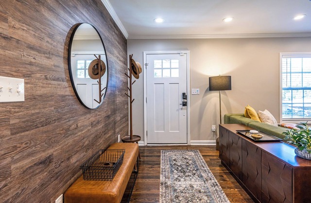 Charming 2-bedroom bungalow in lovely Atlanta, Backyard Fire Pit, Pet Friendly