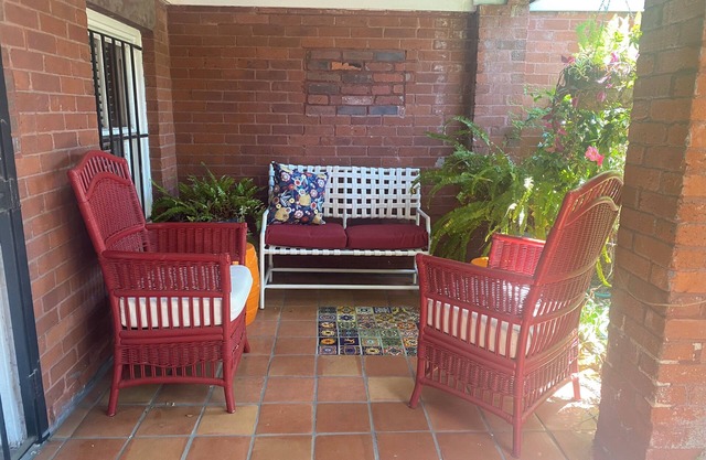Charming 2-bedroom Garden Apartment in Savannah near Forsyth Park
