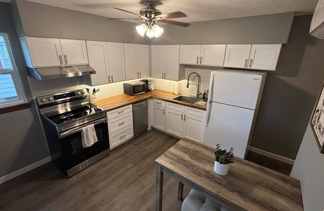 Charming 2-bedroom house in serene Creston with AC